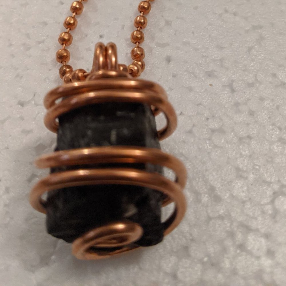 Black Tourmaline Healing Stone with Copper Necklac - Picture 3 of 7